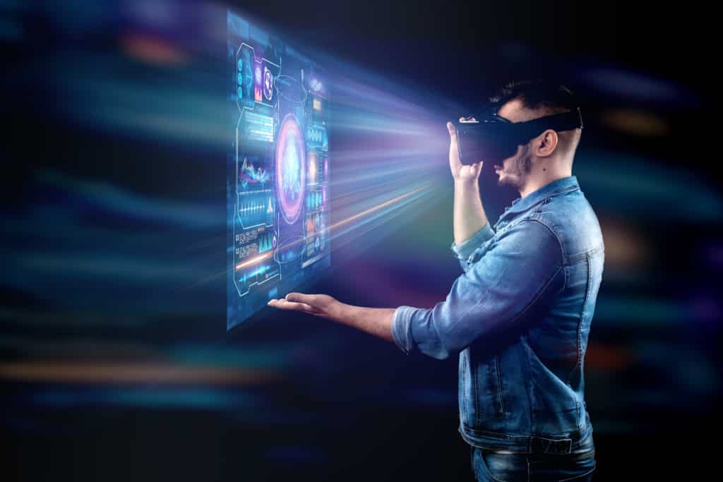 Homme projecteur hologramme casque de réalité virtuelle